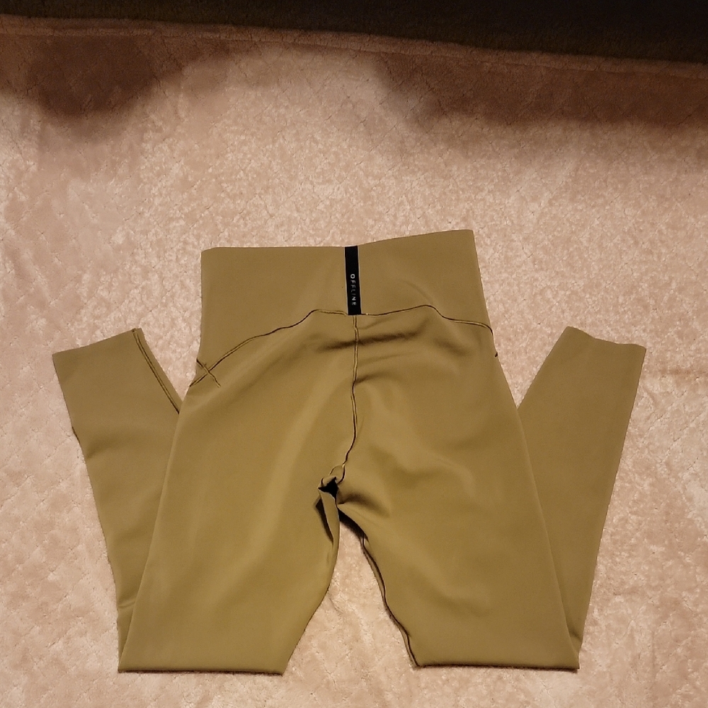 Zara Offline Green Compressed Leggings
